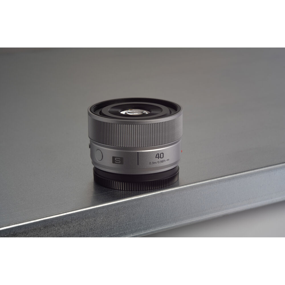 Panasonic Lumix S 40mm F/2 Lens (Leica L) (Silver) - Image 3